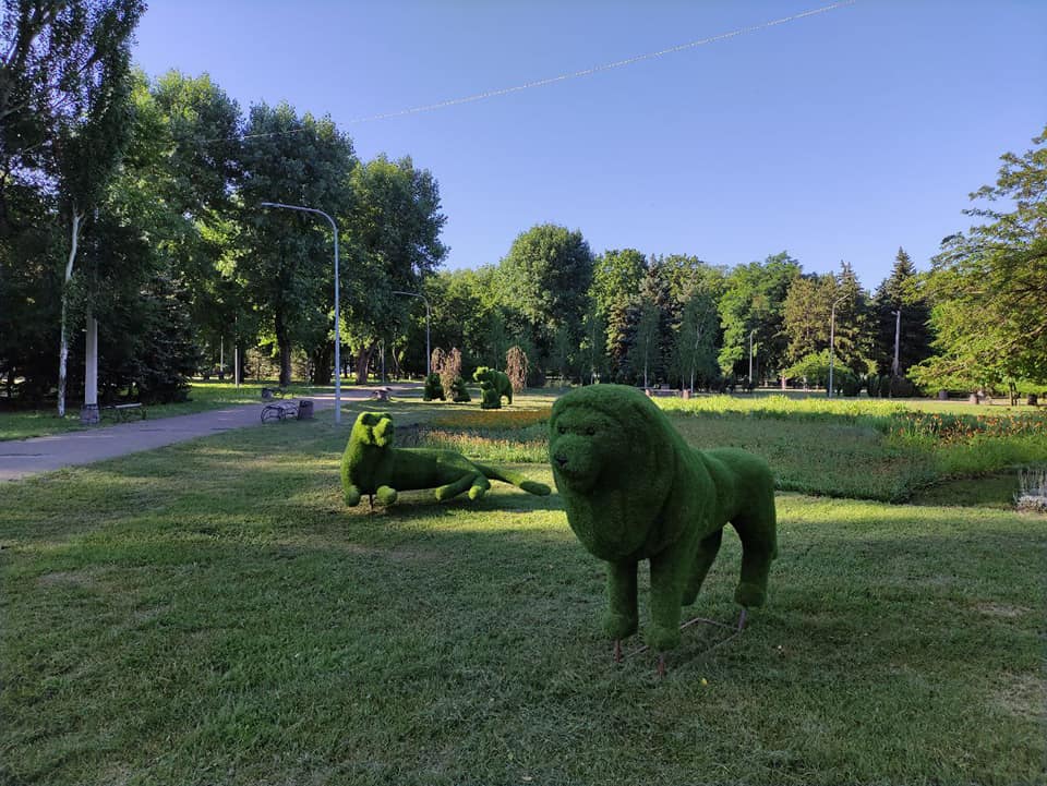 Зеленый зоопарк: в Кривом Роге появились чудо-фигурки животных из растений - рис. 4