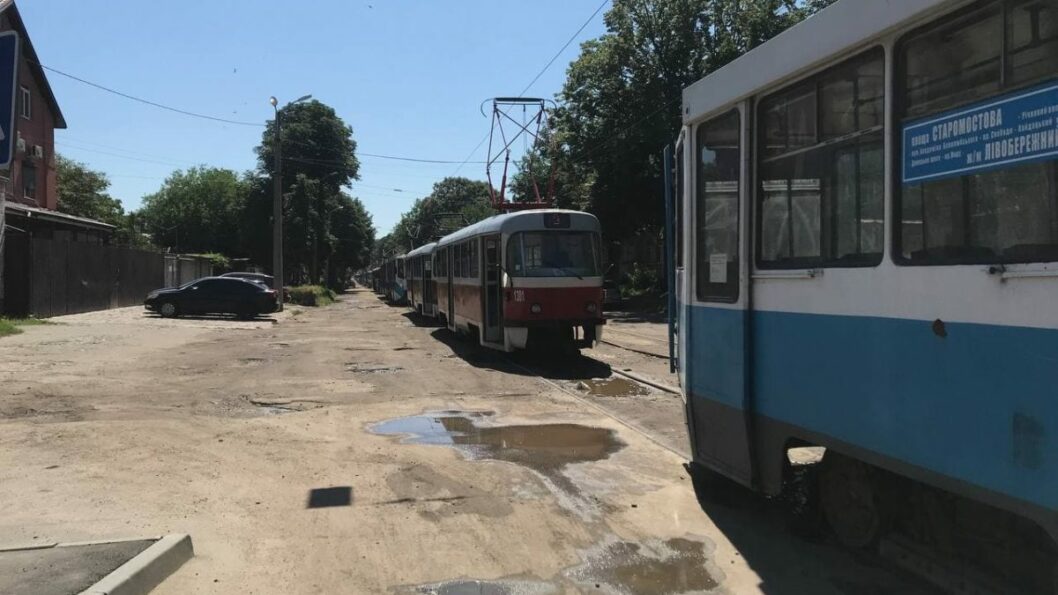 В центральной части Днепра затруднено движение транспорта: в чем дело - рис. 5