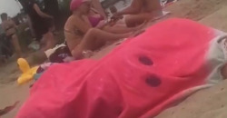 Молодая пара посреди дня занялась сексом на Воронцовском пляже в Днепре (Видео) - рис. 3