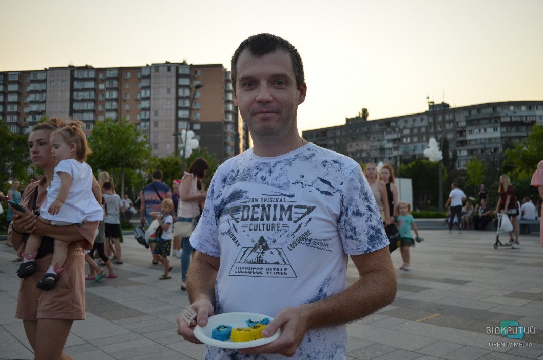 Здоровье, суши и рекорд: в днепровском сквере «Прибрежный» прошел фестиваль (Фото) - рис. 44