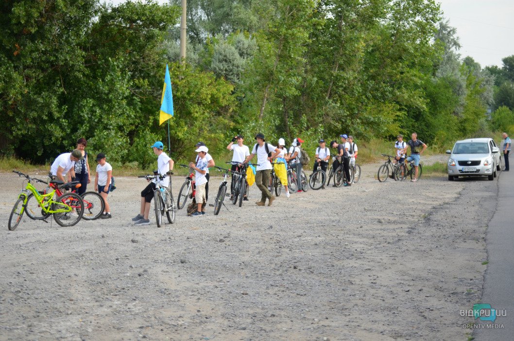30 километров ко Дню Независимости: под Днепром провели велопробег дружбы (Фото) - рис. 35
