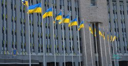 Флаг в каждом окне: Днепр принял участие во всеукраинском флешмобе - рис. 16