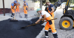 В Днепре продолжают капитальный ремонт дорог и реконструкцию подпорных стен во дворах - рис. 3