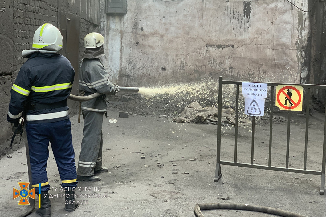В Каменском «горел» электроцех коксохимического завода: подробности - рис. 2