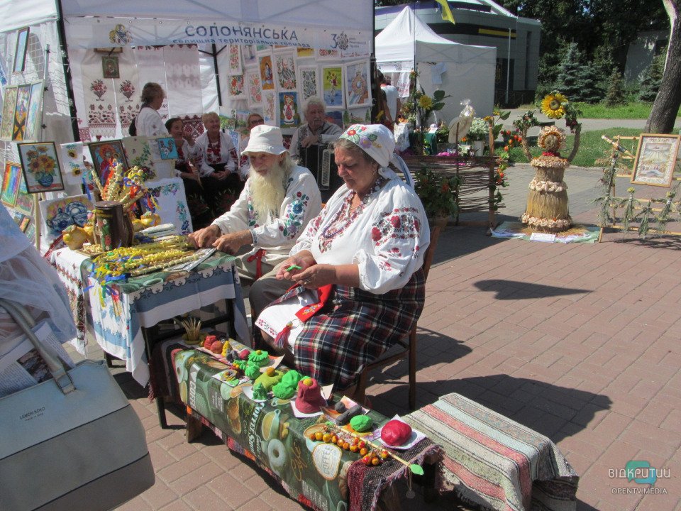 Ярмарка и праздник на Набережной: как днепряне отмечают День Независимости Украины (Фото) - рис. 7