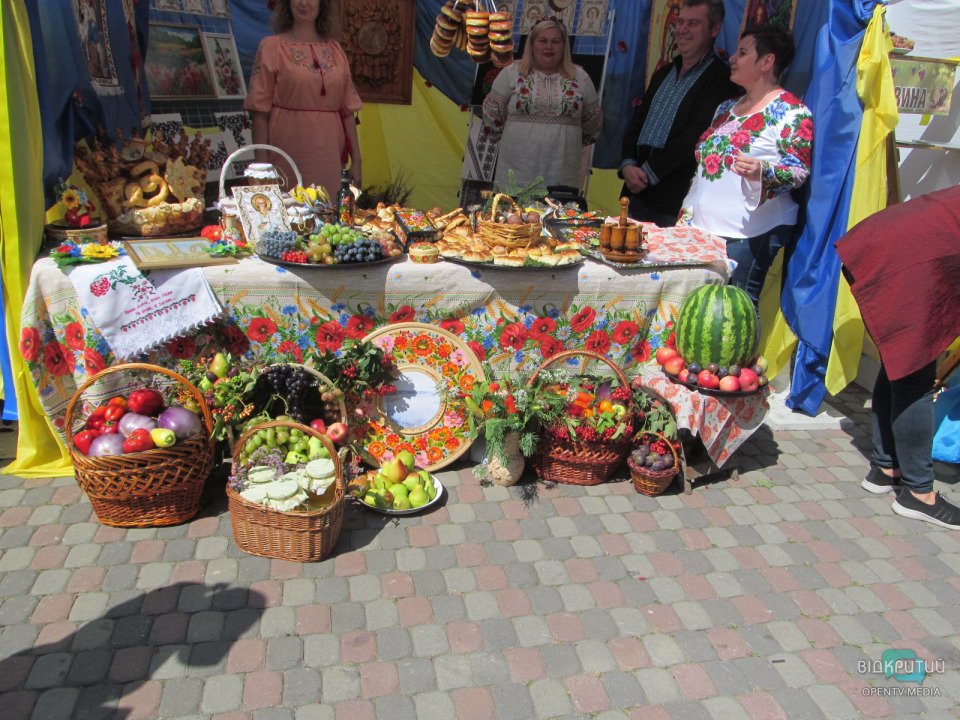 Ярмарка и праздник на Набережной: как днепряне отмечают День Независимости Украины (Фото) - рис. 5