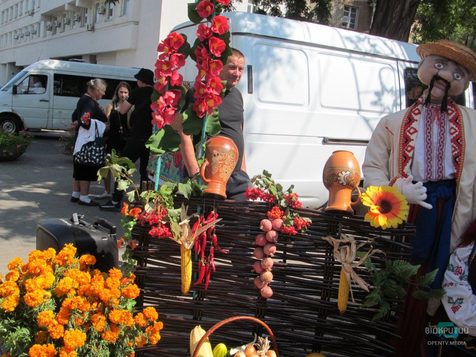 Ярмарка и праздник на Набережной: как днепряне отмечают День Независимости Украины (Фото) - рис. 13