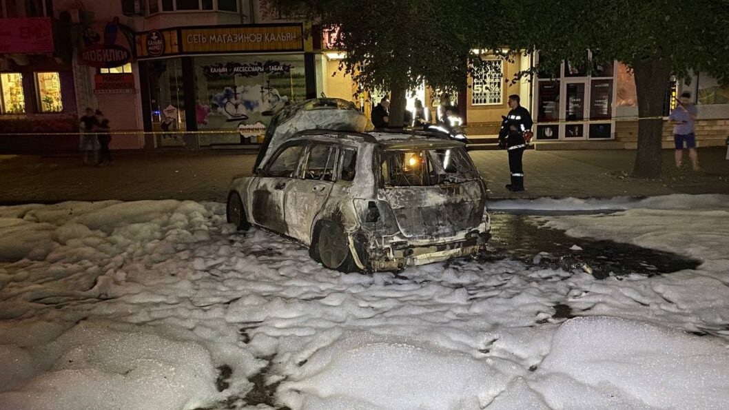 В Кривом Роге сгорел автомобиль местной бизнеследи - рис. 2