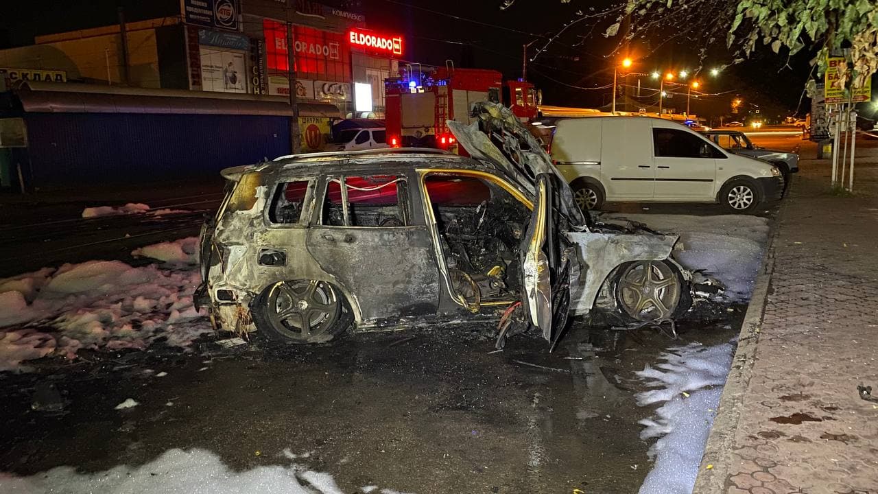 В Кривом Роге сгорел автомобиль местной бизнеследи - рис. 7