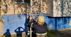 На Днепропетровщине спасатели освободили мальчика, запершегося в квартире - рис. 21