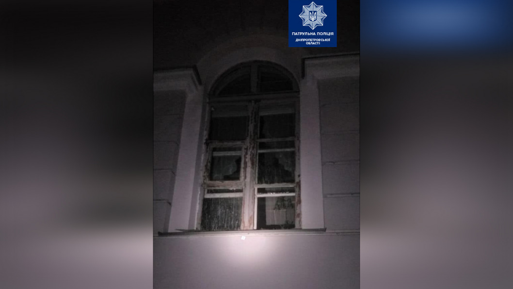 В Днепре задержали грабителя, который залез в здание Политехники - рис. 1