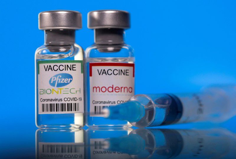 В Евросоюзе выявлены новые побочные эффекты от вакцин Pfizer и Moderna - рис. 1