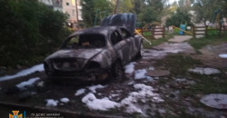 В Никополе сгорел дотла элитный автомобиль - рис. 1