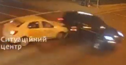 Ночное ДТП на центральном проспекте Днепра: такси врезался в Porsche (Видео) - рис. 5