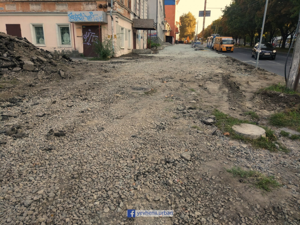 В Днепре начали реконструкцию части пешеходной зоны на проспекте Поля - рис. 4