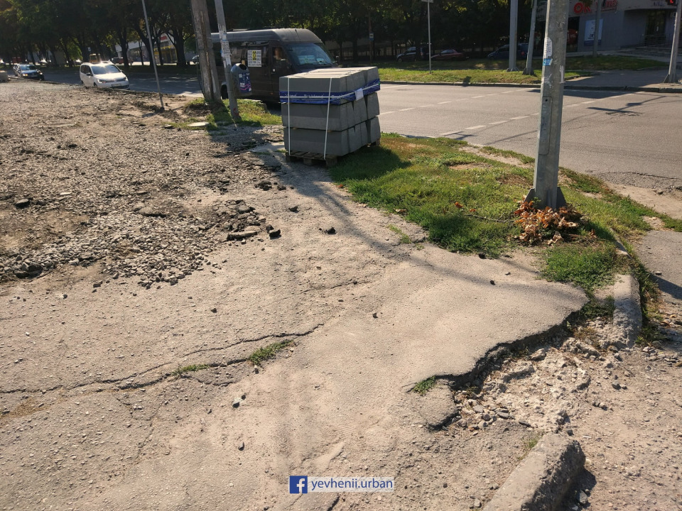 В Днепре начали реконструкцию части пешеходной зоны на проспекте Поля - рис. 3