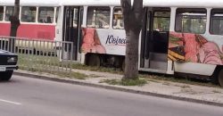 Минус один: в Днепре трамвай сошел с рельсов (Фото) - рис. 3