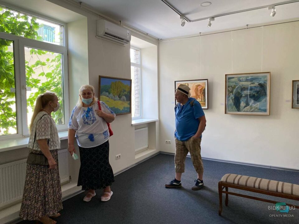 Музей украинской живописи в Днепре представил выставку к 30-летию независимости - рис. 9