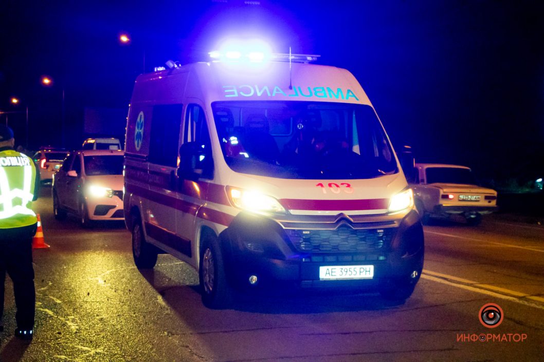 На выезде из Днепра столкнулись Toyota и Skoda: пострадали две женщины и ребенок - рис. 6