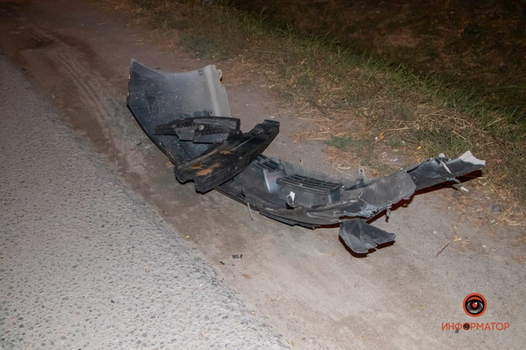 На выезде из Днепра столкнулись Toyota и Skoda: пострадали две женщины и ребенок - рис. 4