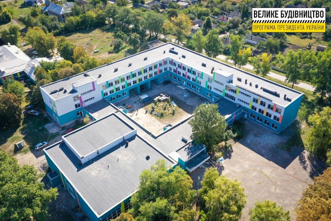 Вакцинация и строительство школ: как работают власти Днепропетровской области - рис. 2