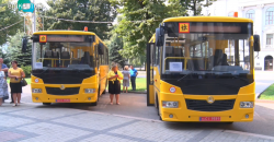 На Днепропетровщине теробщинам передали новые школьные автобусы (Видео) - рис. 6
