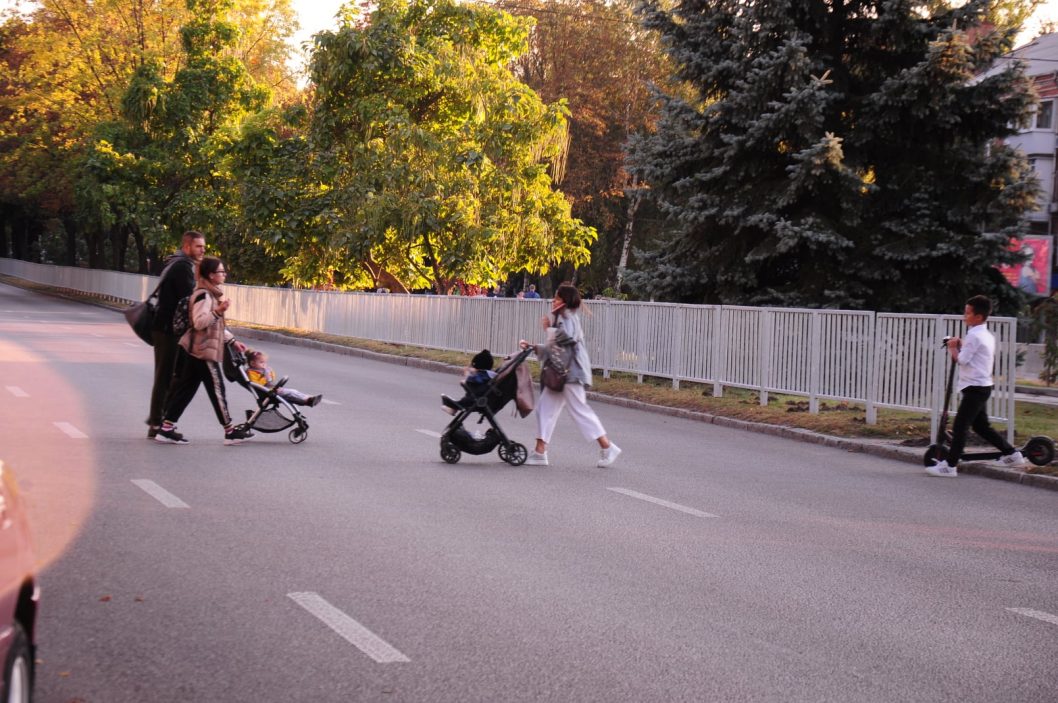 В Днепре возле "Славутича" оборудуют пешеходный переход - рис. 2