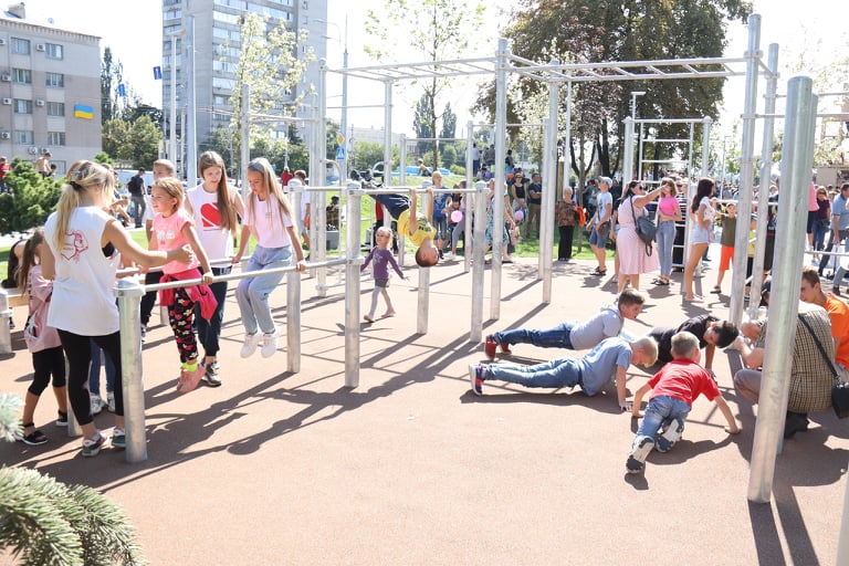 Подарок ко Дню города: в Днепре открыли парк на Слобожанском проспекте (Фото) - рис. 8