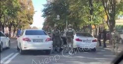 В Днепре сотрудники спецподразделения КОРД задержали водителя BMW (Видео) - рис. 5