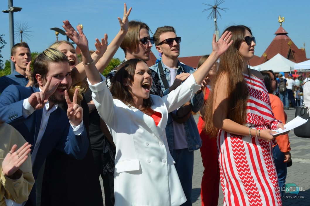 Песни, танцы, музыка: на Набережной Днепра прошли зажигательные фестивали - рис. 17