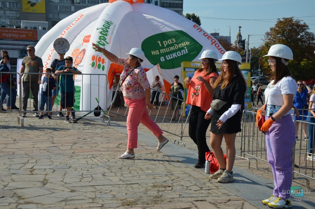 В День рождения Днепра прошла традиционная акция «Тарелка счастья» (Фото) - рис. 8