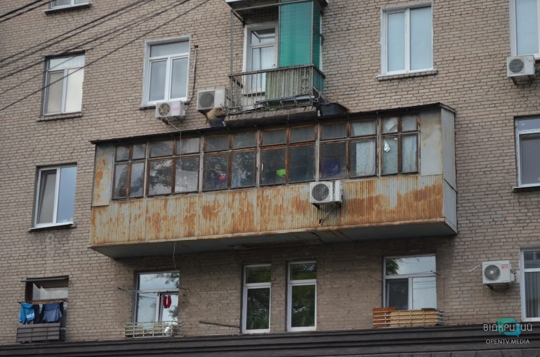 В центре Днепра обнаружили гигантский «царь-балкон» (Фото) - рис. 2
