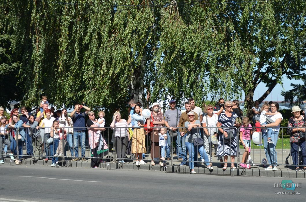 Песни, танцы, музыка: на Набережной Днепра прошли зажигательные фестивали - рис. 5