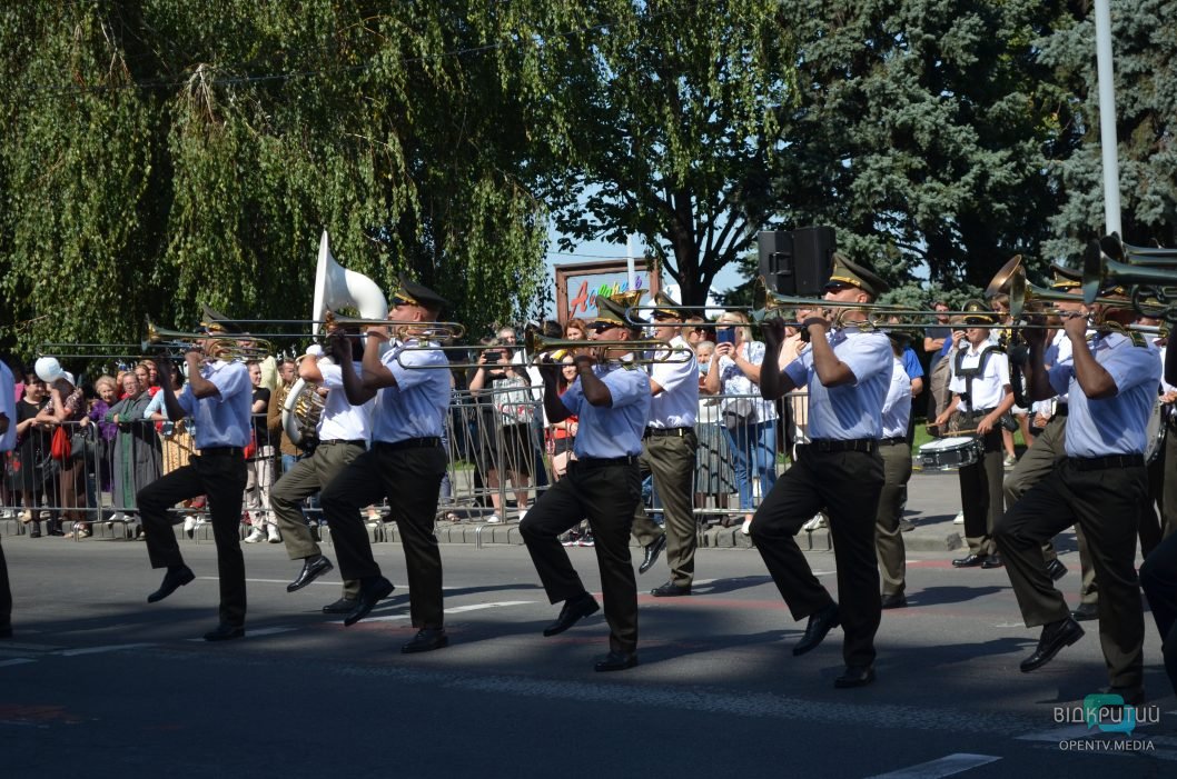 Песни, танцы, музыка: на Набережной Днепра прошли зажигательные фестивали - рис. 14