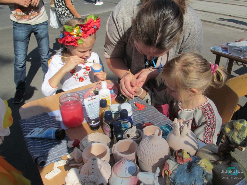 Праздничная ярмарка и фестиваль: как в центре Днепра отмечают День города (Фото) - рис. 13