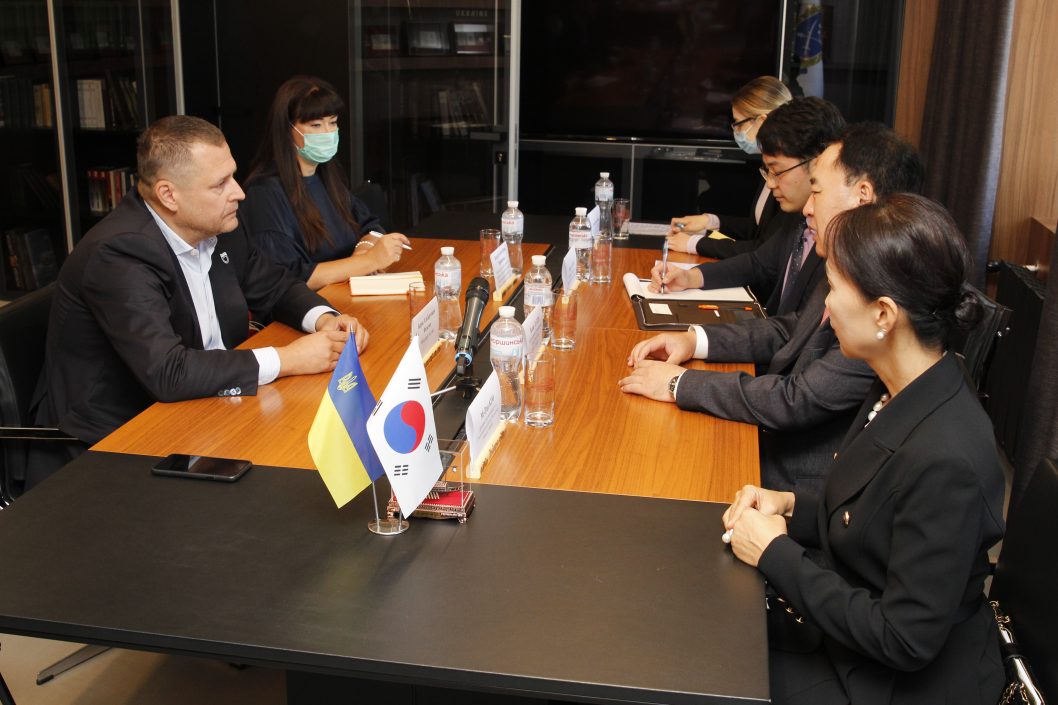 "Нам есть что предложить": Борис Филатов встретился с послом Кореи в Украине - рис. 1