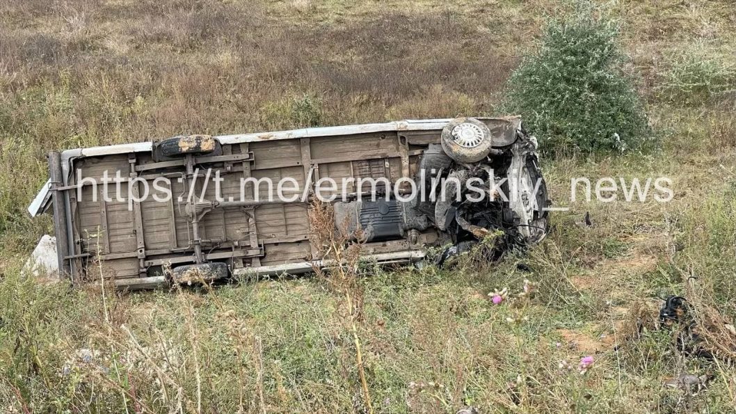 Смертельная авария на Днепропетровщине: Mercedes вылетел в кювет (Фото) - рис. 2