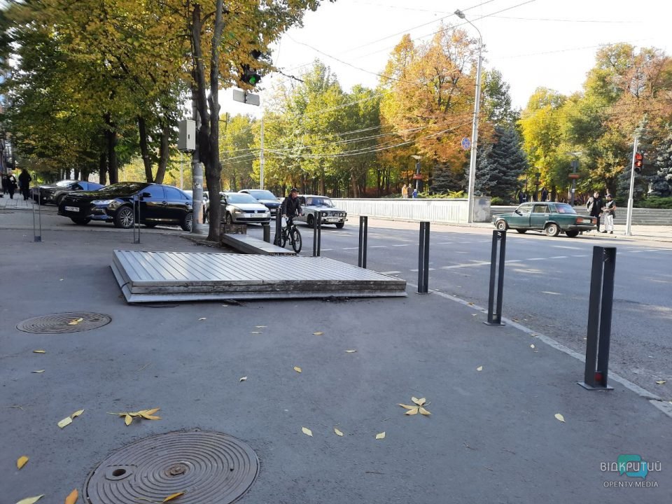 Масштабный демонтаж билбордов в Днепре продолжается - рис. 1
