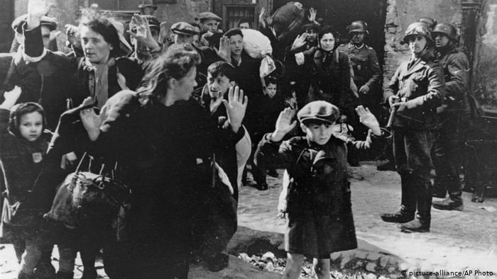 На центральной площади Днепра почтят память жертв Холокоста: движение перекроют - рис. 1