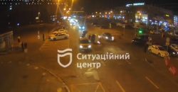 ДТП в самом центре Днепра: автомобиль перевернулся на крышу (Видео) - рис. 12