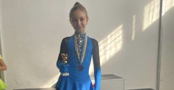 Днепровские фигуристки стали призерами Всеукраинских соревнований - рис. 5