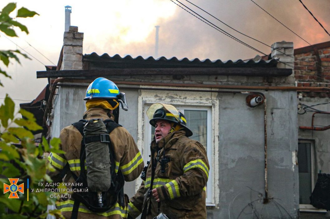 Есть погибший: в Днепре сгорел жилой дом (Фото/Видео) - рис. 7