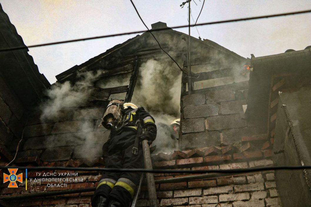 Есть погибший: в Днепре сгорел жилой дом (Фото/Видео) - рис. 4