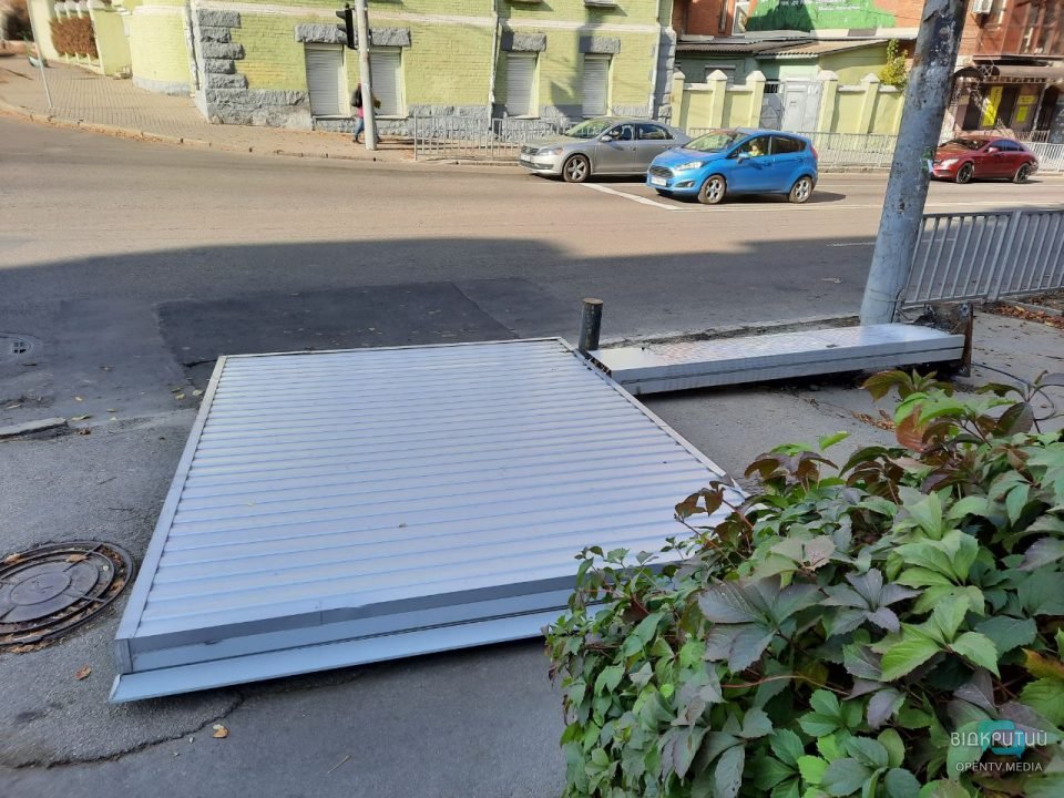 Масштабный демонтаж билбордов в Днепре продолжается - рис. 2