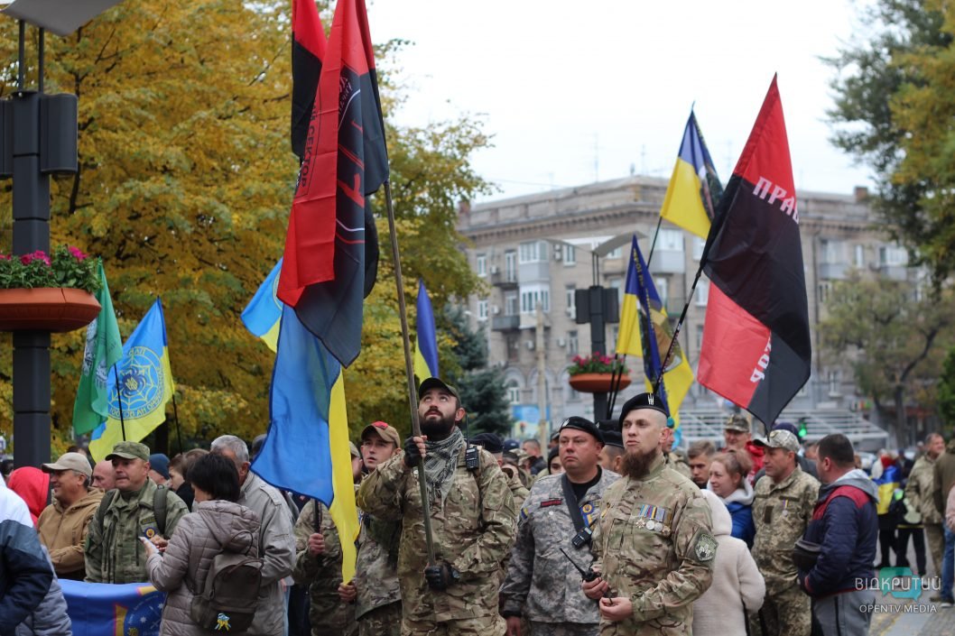 Как в Днепре проходит марш защитников и защитниц Украины (Фоторепортаж) - рис. 9