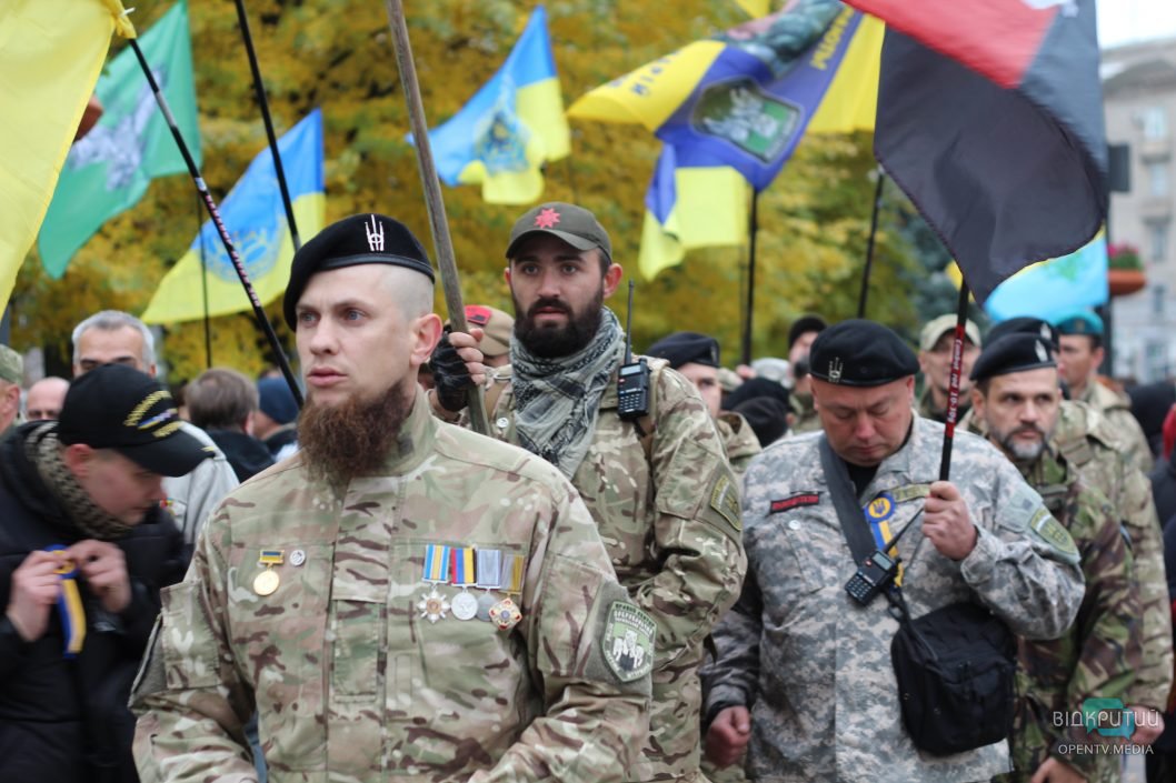 Как в Днепре проходит марш защитников и защитниц Украины (Фоторепортаж) - рис. 14
