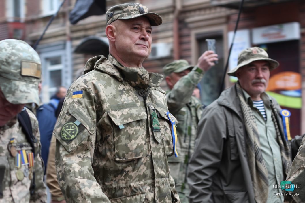 Как в Днепре проходит марш защитников и защитниц Украины (Фоторепортаж) - рис. 25