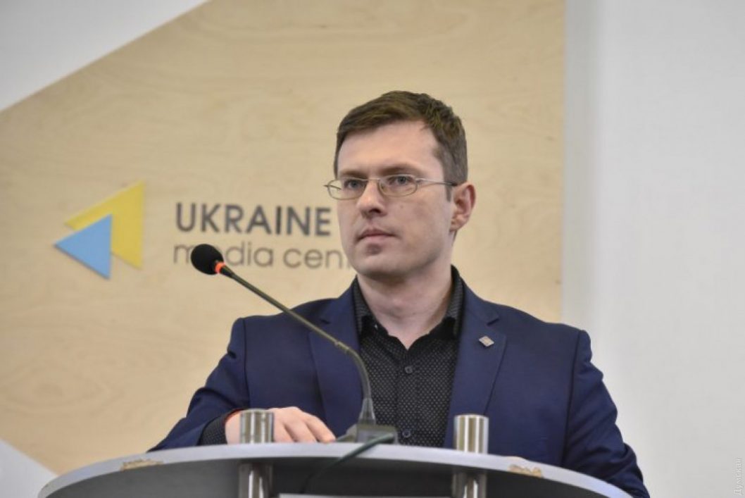 Кто против вакцинации – тот без работы: МОЗ Украины будет увольнять медиков - рис. 1