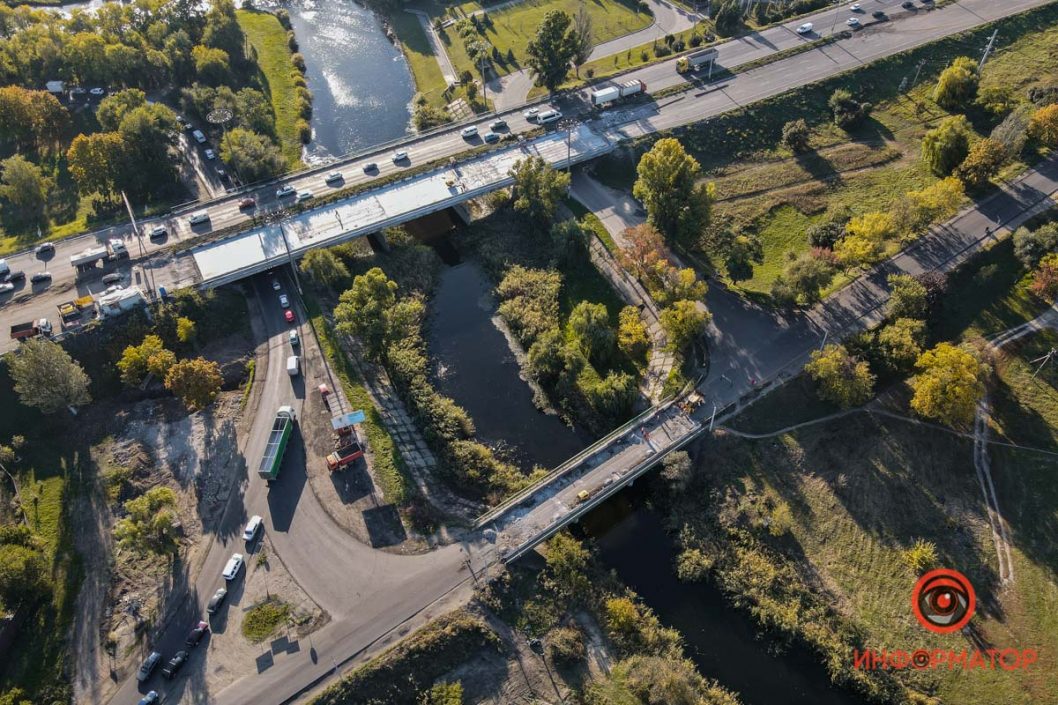 Под Днепром перекрыли мост через речку Кильчень: на трассе огромные пробки (Фото) - рис. 1
