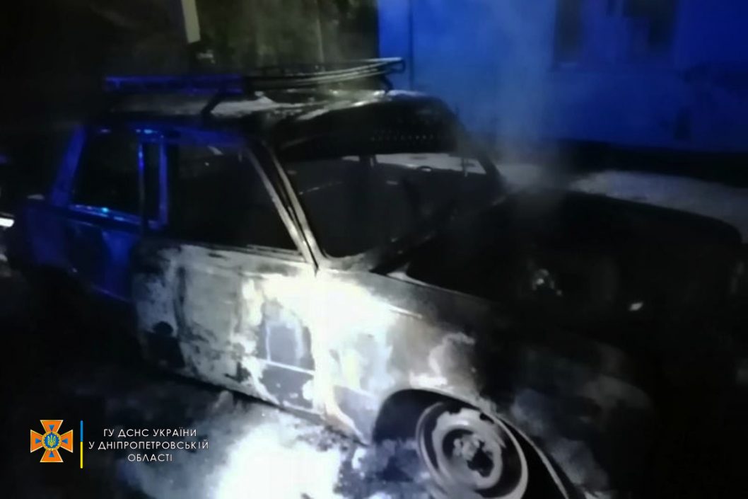 На Днепропетровщине области утром полностью сгорел легковой автомобиль (Видео) - рис. 2